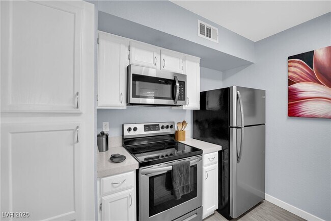 Building Photo - 6650 W Warm Springs Rd