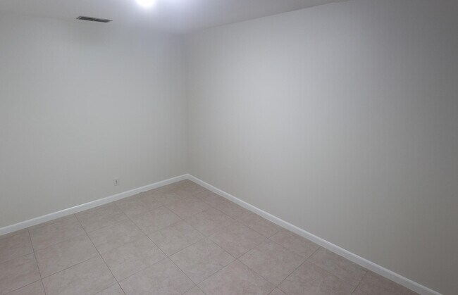 Building Photo - 11550 Sundance Ln