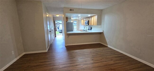 Building Photo - 1834 Foxhall Cir