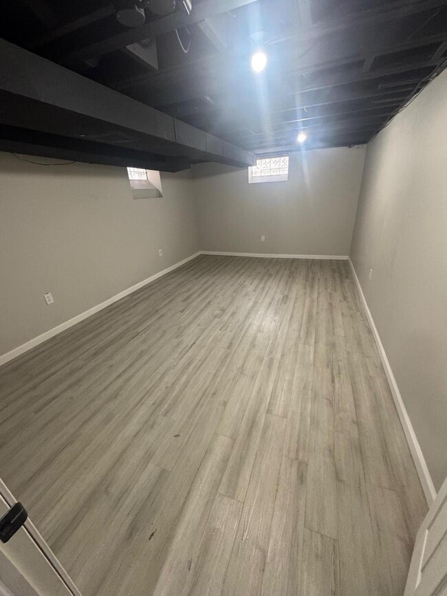 Building Photo - 14591 Mettetal St