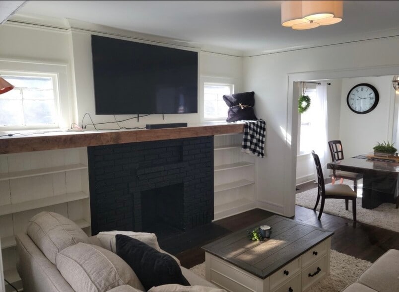 Building Photo - 556 Lincoln St