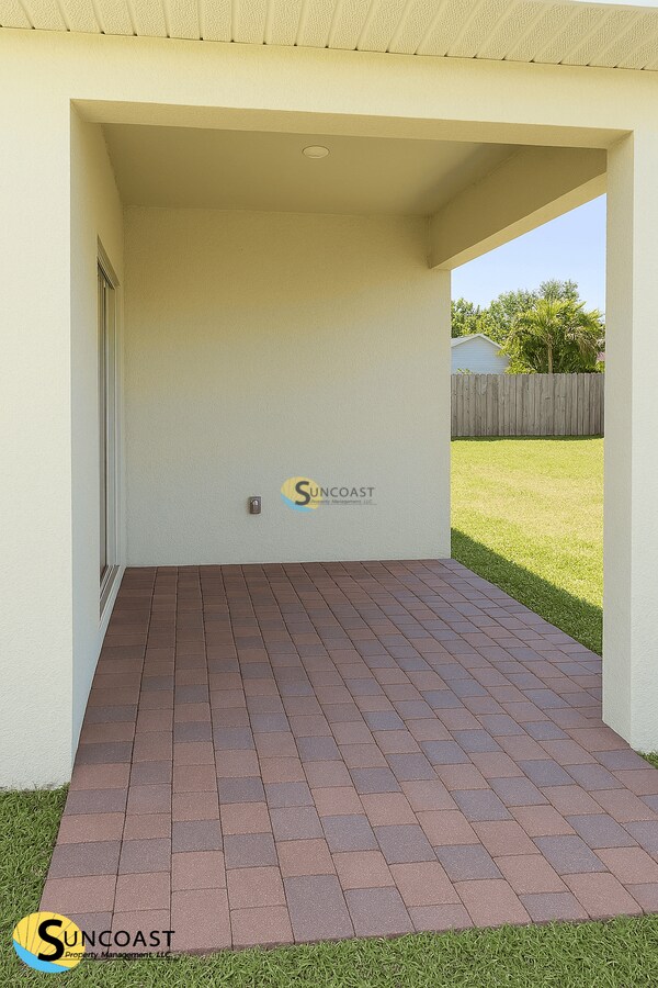 Building Photo - 523 SW 31st St