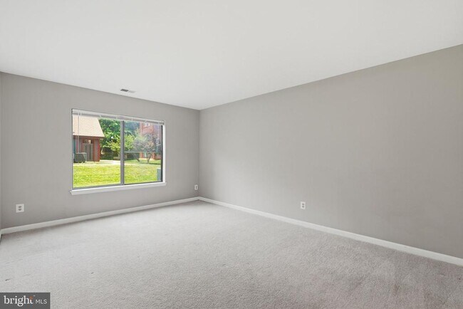 Building Photo - 2822 Lee Oaks Pl