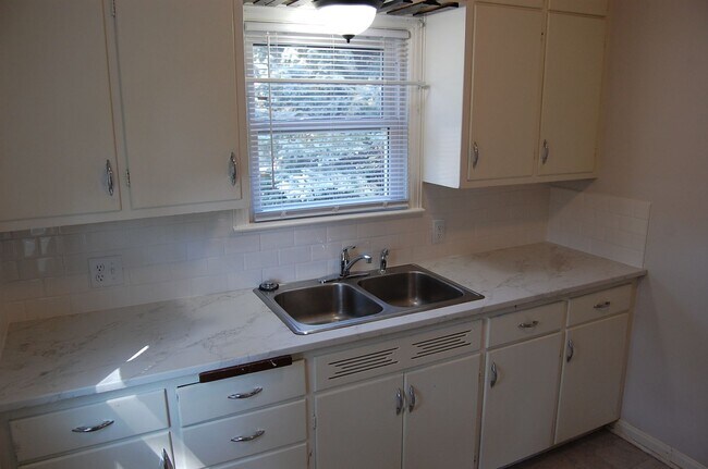 Building Photo - 4501-4511 Witherbee Blvd