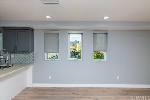 Building Photo - 1118 N Heliotrope Dr