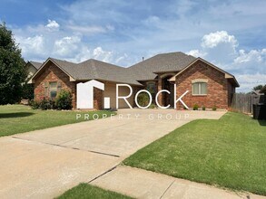 Building Photo - 3 Bedroom, 2 Bath, 2 Car Garage - SELF TOURS AVAILABLE SOON!