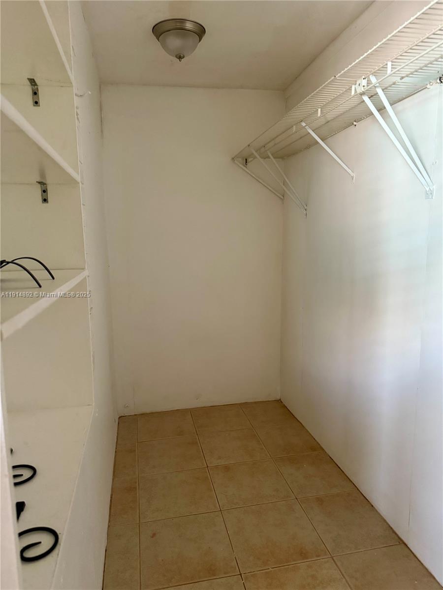 Building Photo - 7340 Allen Dr