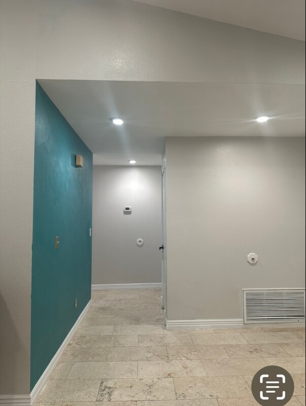 Building Photo - 405 Butterfield Trail