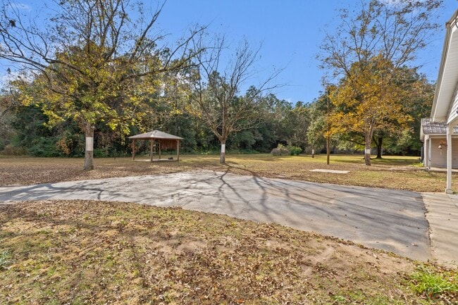 Building Photo - 3 bedrooms 2 bathroom