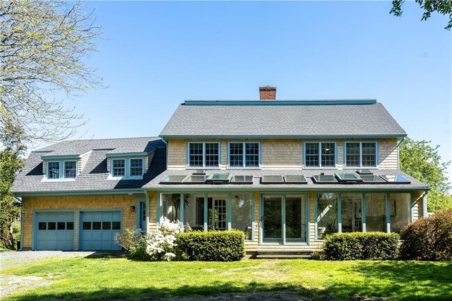 Primary Photo - 304 Third Beach Rd