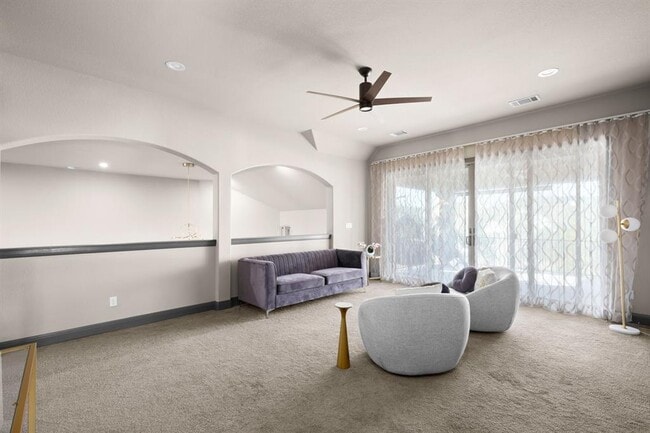 Building Photo - 5916 Davenport Divide Rd