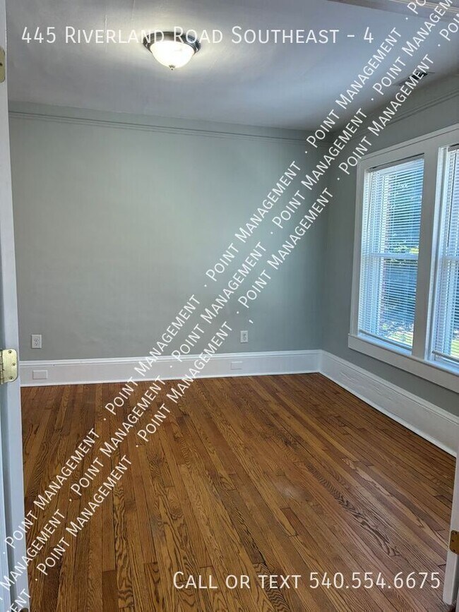 Building Photo - 445 Riverland Rd SE