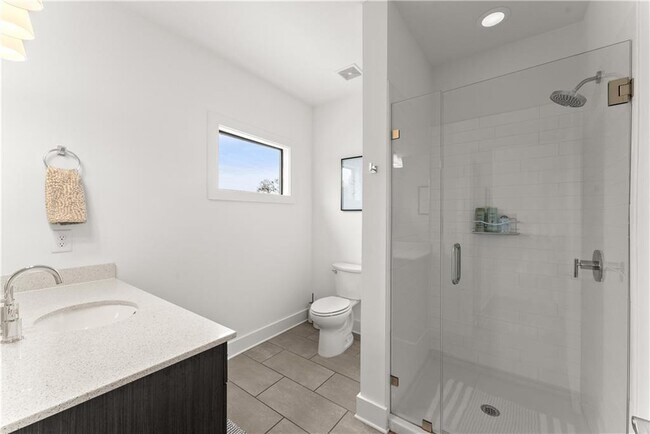 Building Photo - 53 Moda Ln