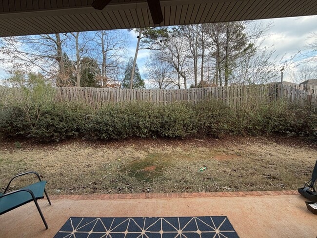 Building Photo - 617 Carpenter Way