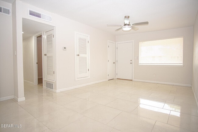 Building Photo - 4920 Alps Dr