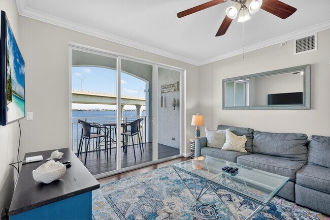 Building Photo - 415 NW Flagler Ave