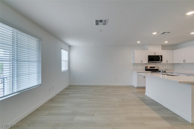 Building Photo - 945 Jigglypuff Pl