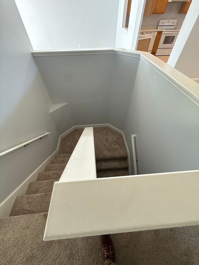 Building Photo - 3 Bed 2 Bath