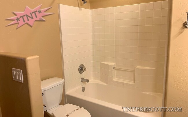 Building Photo - Home in Prescott Valley