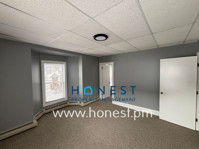 Building Photo - 47 James St