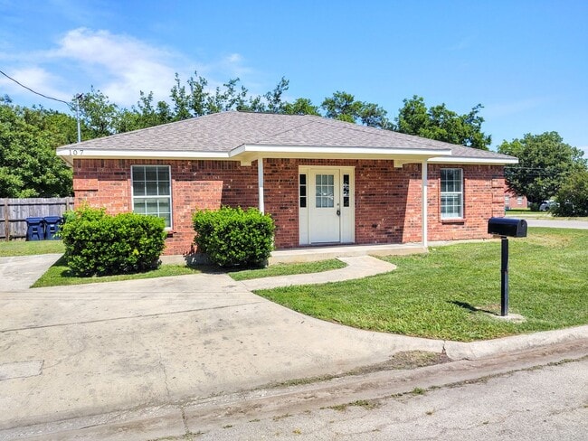 Primary Photo - Completely refurbished home walking distan...