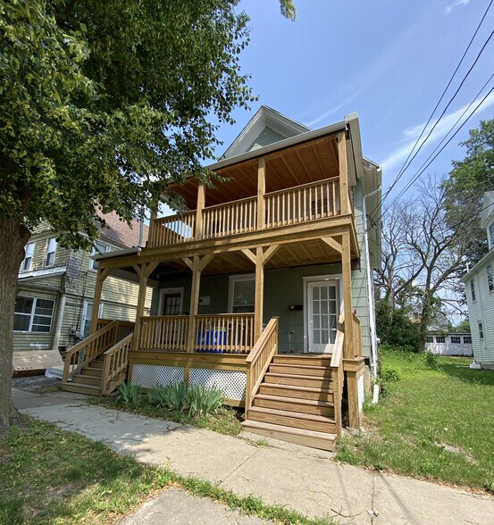 Building Photo - 110 Chapin St