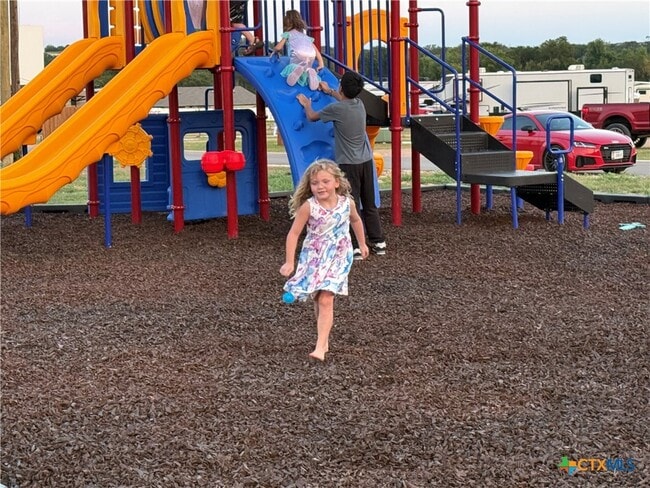 Building Photo - 3034 Barr Ln