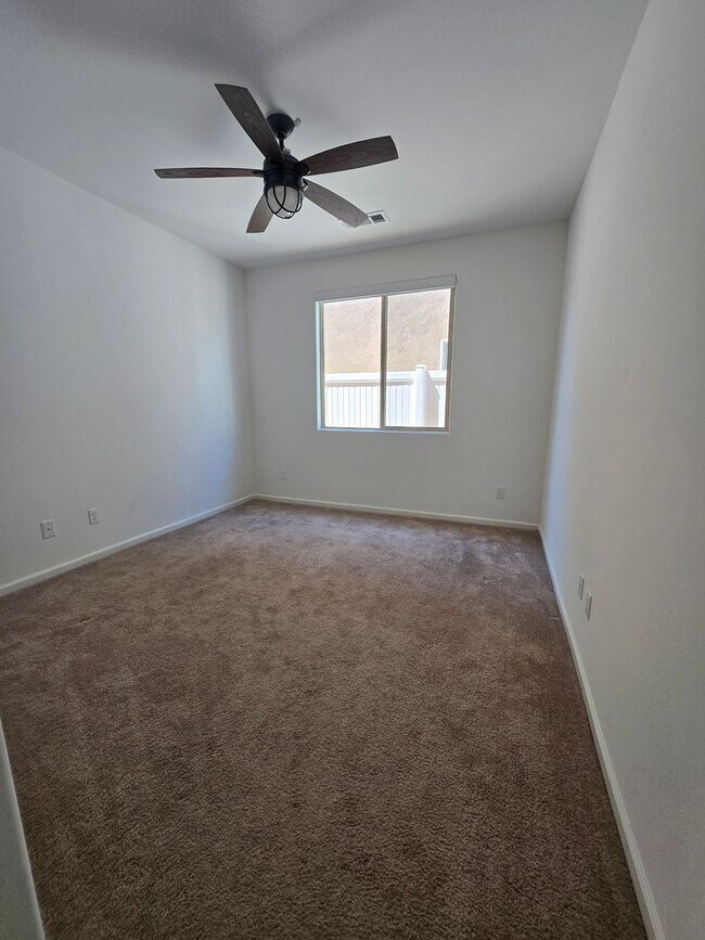 Building Photo - HIGHGATE 3 BED 2 BATH HOUSE RENTAL