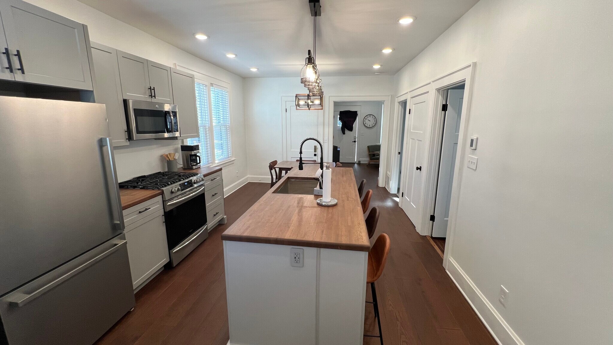 Building Photo - 3044 Minot Ave