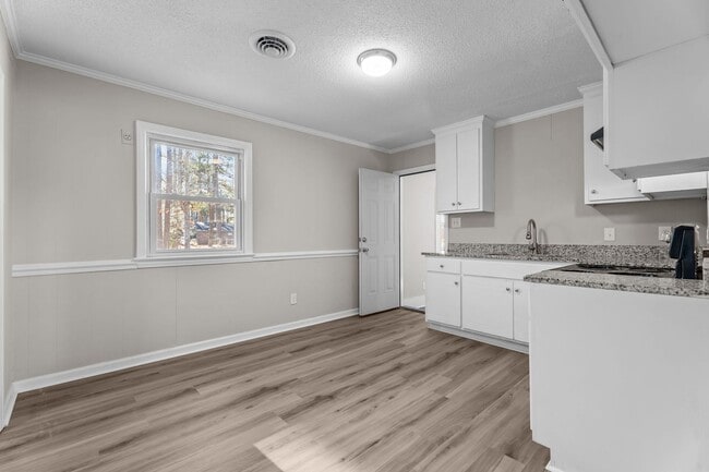 Building Photo - 620 Starling Way