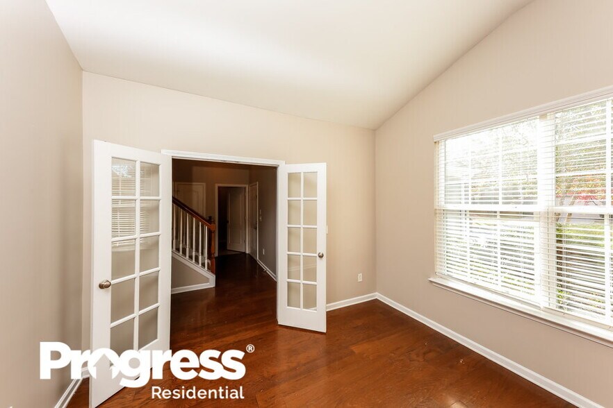Building Photo - 4550 Black Hills Dr NW