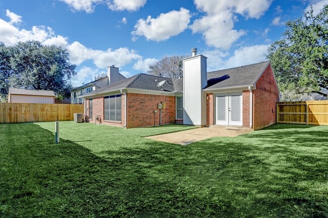 Building Photo - 5106 Spring Cir Dr