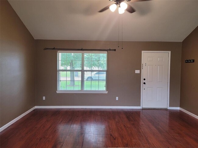 Building Photo - 6814 Manor Terrace Ln