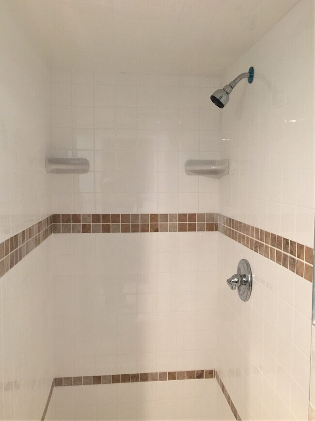 Building Photo - 44 Hancock Ave