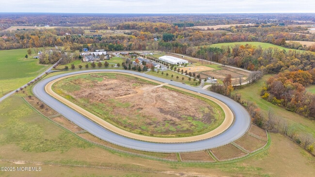 Building Photo - 52 Hill Rd