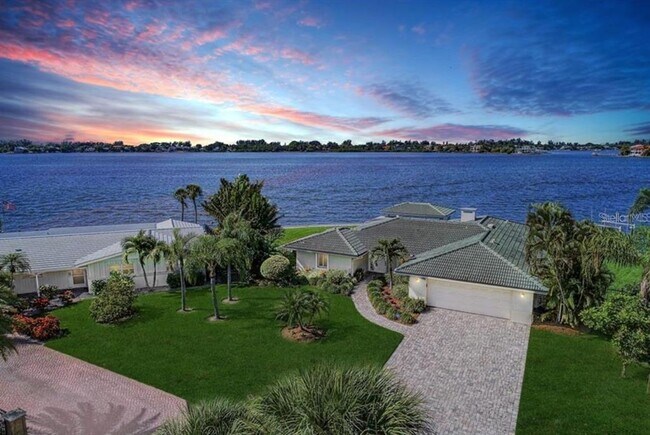 Building Photo - 7692 Cove Terrace