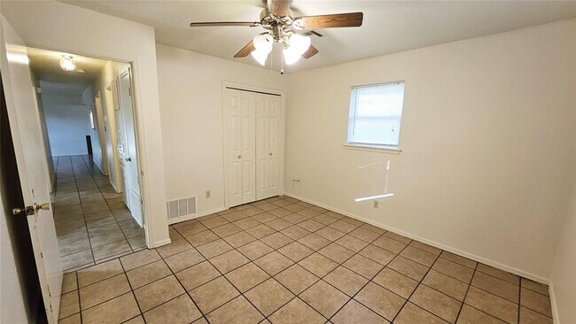 Building Photo - 132 SW 11th St