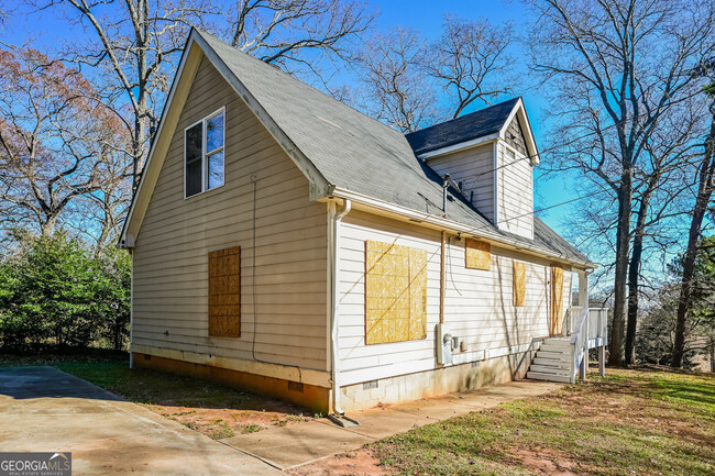 Building Photo - 356 Schoen St SE