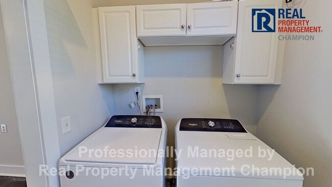 Building Photo - Updated 3 BD/2BA Home w/Spacious Rooms and Large Yard