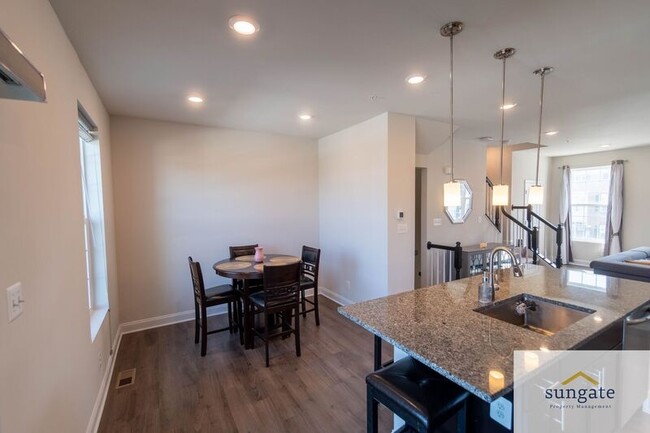 Building Photo - 1408 Onnesta Ct