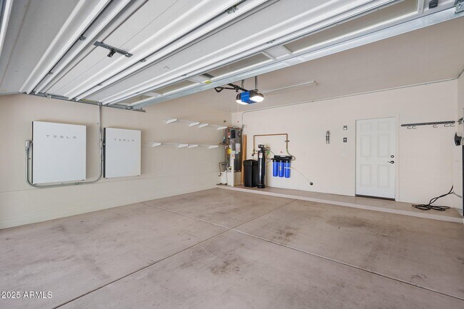 Building Photo - 3437 E Mesquite St