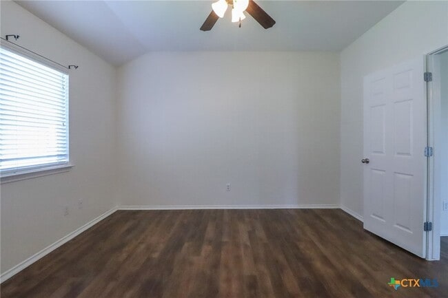 Building Photo - 7819 Bridgepointe Dr