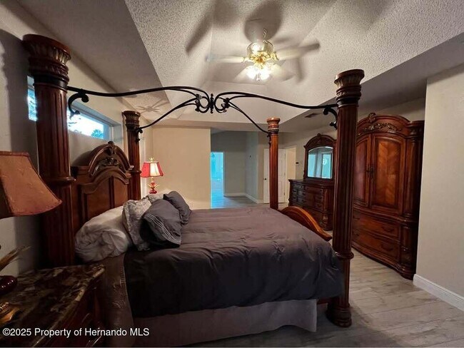 Building Photo - 9448 Tooke Shore Dr