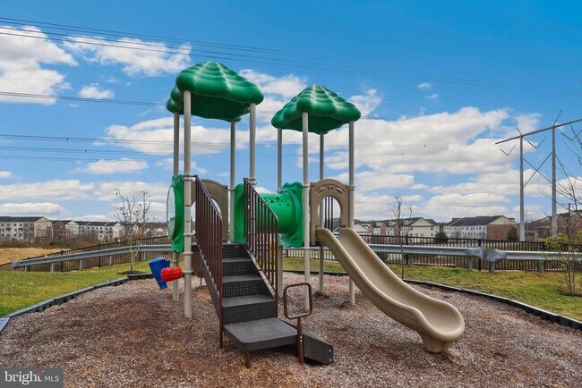 Building Photo - 14983 River Walk Way