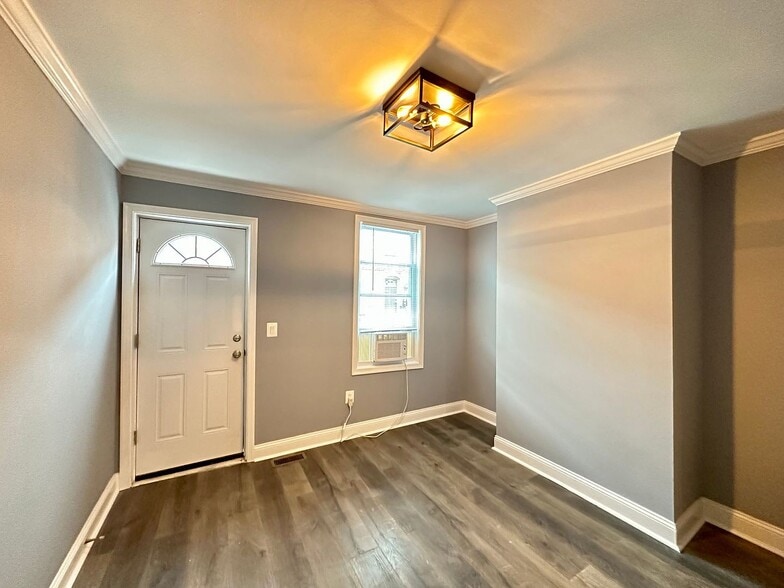 Building Photo - 3007 Laurel Hill Ct