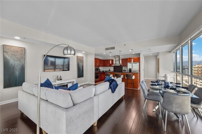 Building Photo - 4525 Dean Martin Dr