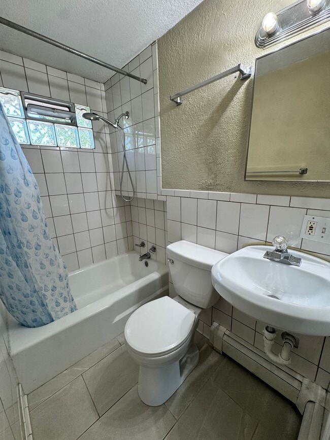 Building Photo - Adorable 1+ Bedroom in Nokomis Available Now!