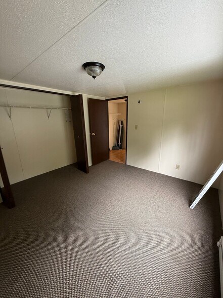 Building Photo - 511 Sadie Ln