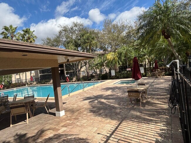 Building Photo - 208 Foxtail Dr