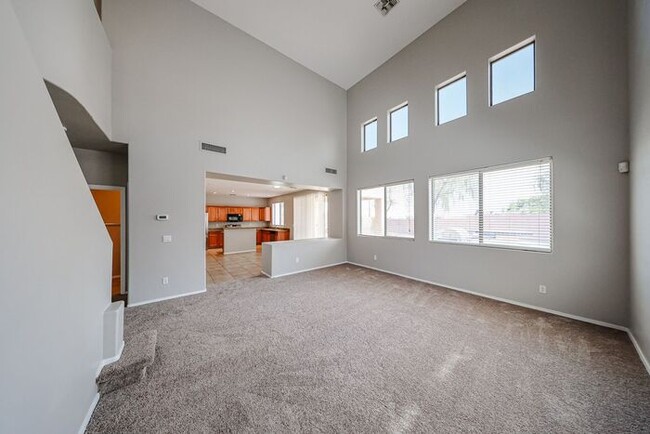 Building Photo - Welcome to this spacious 4 bedroom, 2.5 ba...